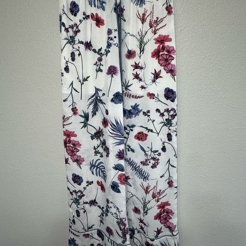 BCBG MAX AZARIA Floral Print White Pants